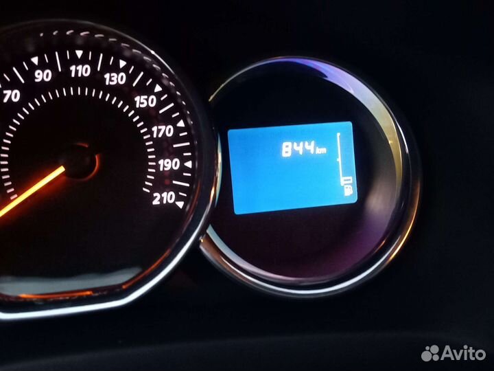 Приборная панель на рено сандеро 2 2014г