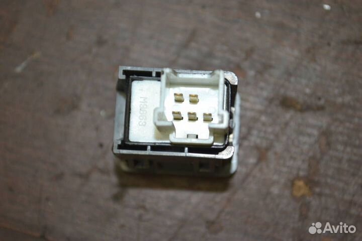 Кнопка управления люком Honda CR-V RD1