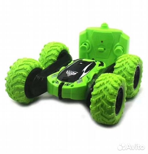 Машина вездеход перевёрши на радиоуправлении