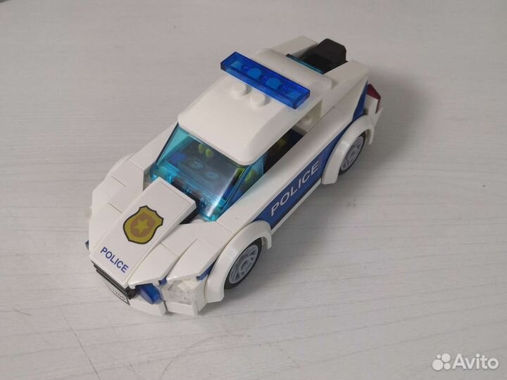 Лего полицейская машинка
