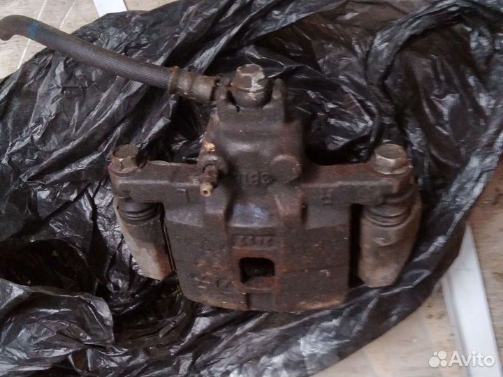 Суппорт Субару Форестер SG5 задний контрактный