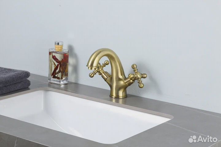 Смеситель для раковины gappo G1089-4 Бронза