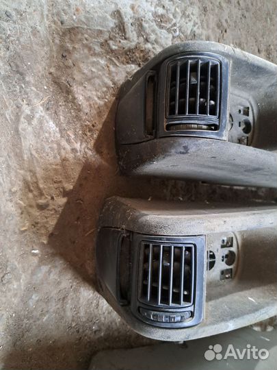 Центральный консоль Lancia libra