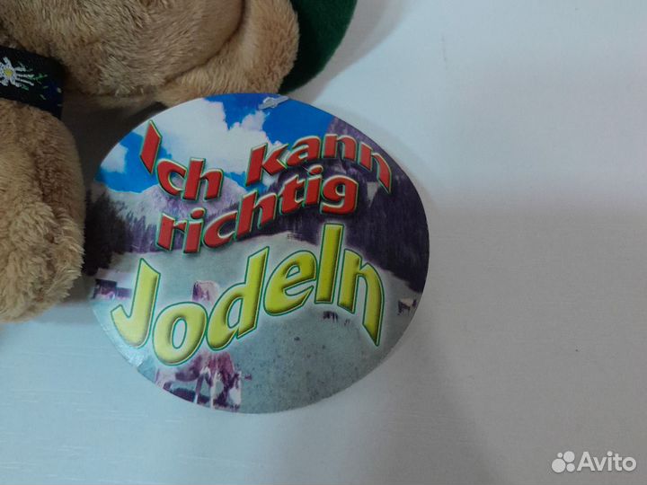 Мягкая игрушка медвежонок, поёт. Германия