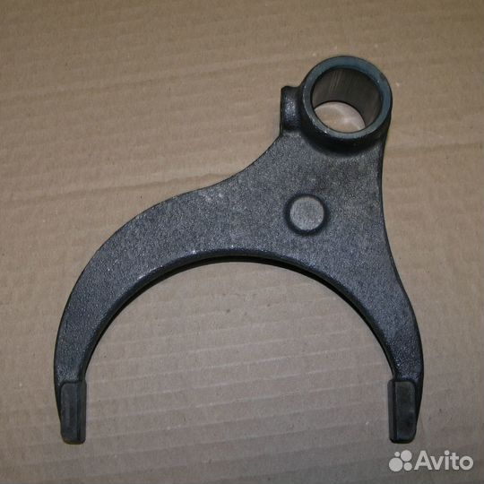 Вилка включения передач