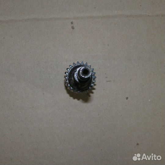 Шестерня привода спидометра урал вал Z22 L105