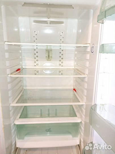 Холодильник Electrolux Frost Free