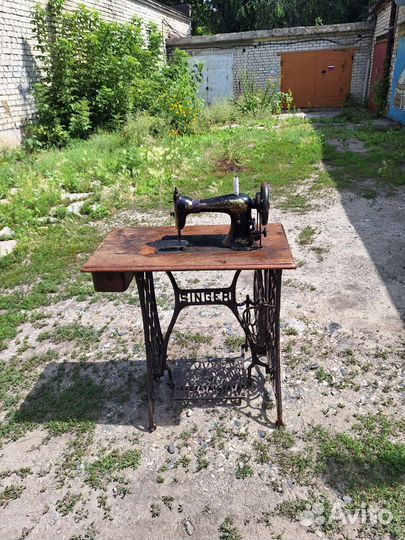 Швейная машинка zinger