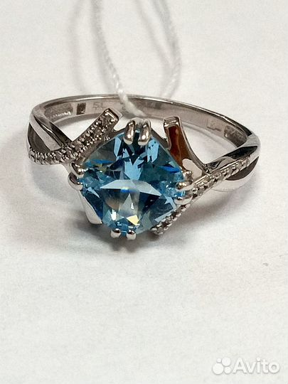 Золотое кольцо с бриллиантом 16,5р