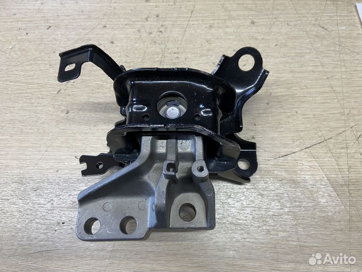 Опора двигателя правая Toyota Camry 75