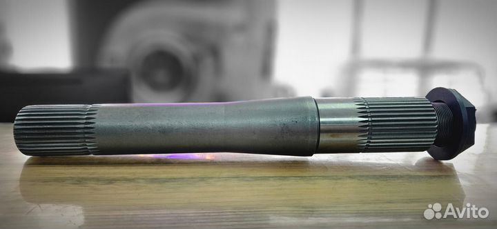 Вал трансмиссии выход среднего моста, с гайкой, ос