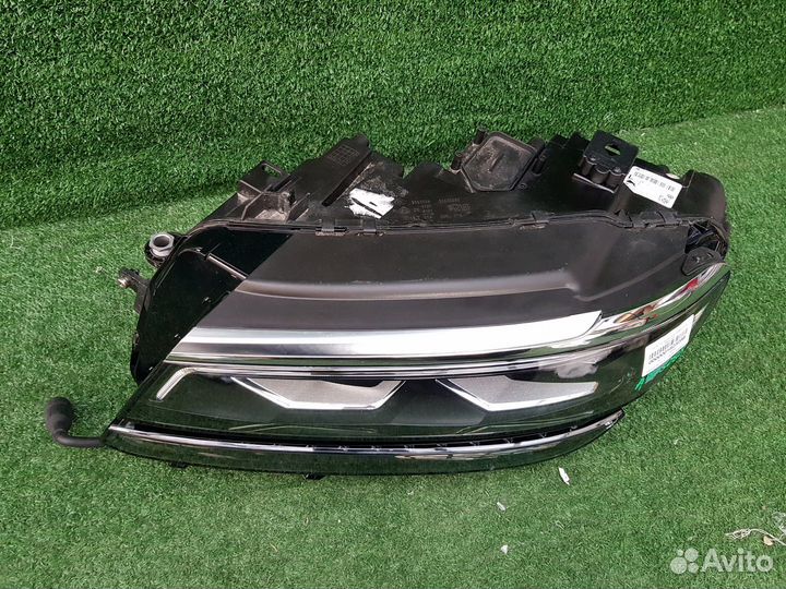 Фара левая Volkswagen Tiguan
