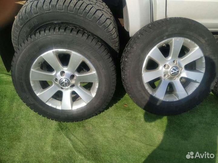 Комплект зимних шипованых колёс vw 215/65/16
