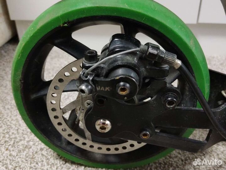 Самокат подростковый с ручным тормозом