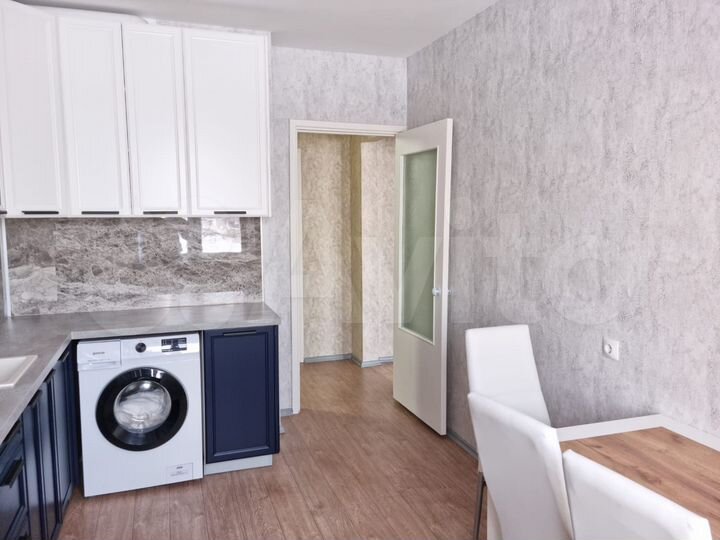 2-к. квартира, 54 м², 7/16 эт.