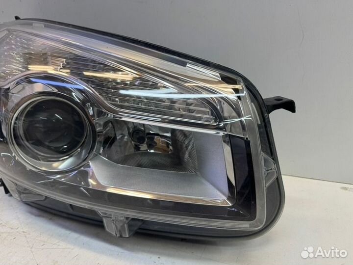 Фара правая Nissan Qashqai J10 2010-2013