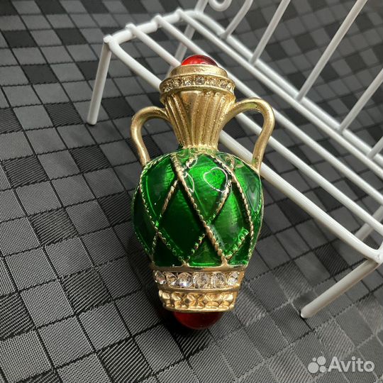 Брошь в стиле винтаж