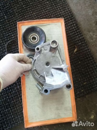 Натяжитель ремня Toyota Lexus