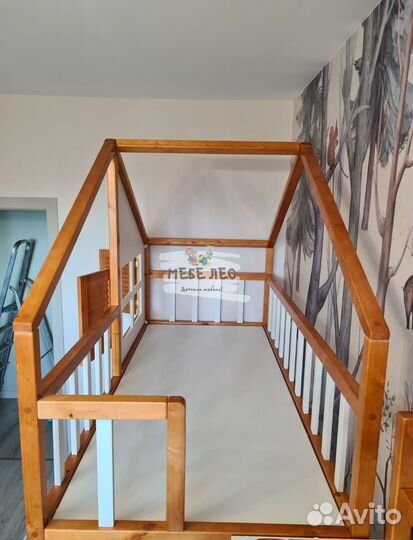 Двухъярусная кровать