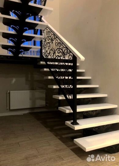 Лестница в коттедж