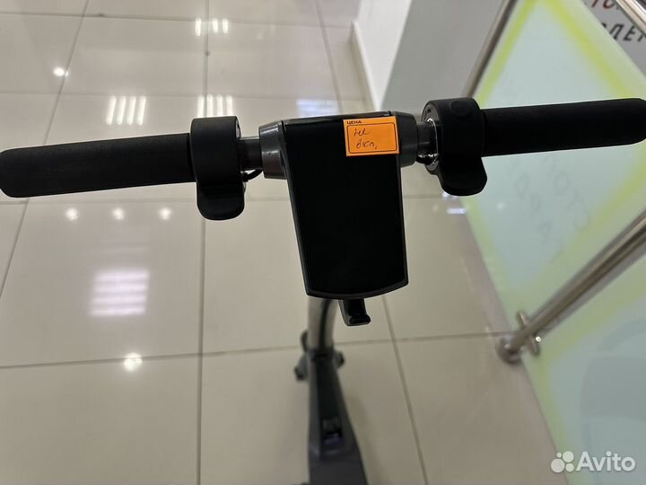 Электросамокат Hiper Voyager MX2 не включается