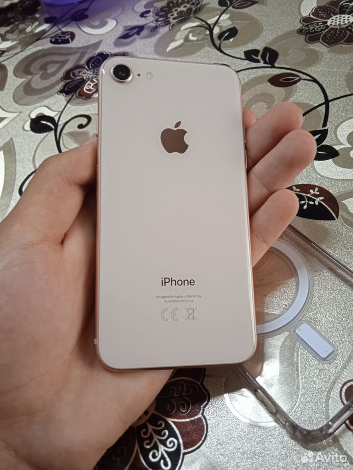 iPhone 8, 64 ГБ