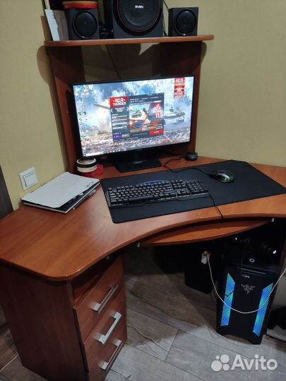 Компьютерный стол