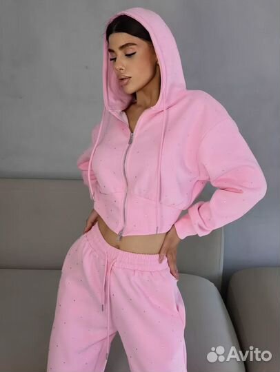 Спортивный костюм со стразами