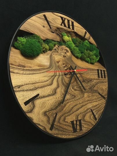 Часы из массива дерева