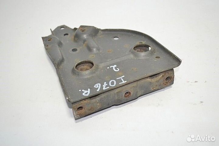 Кронштейн кабины, передний правый iveco Stralis (0