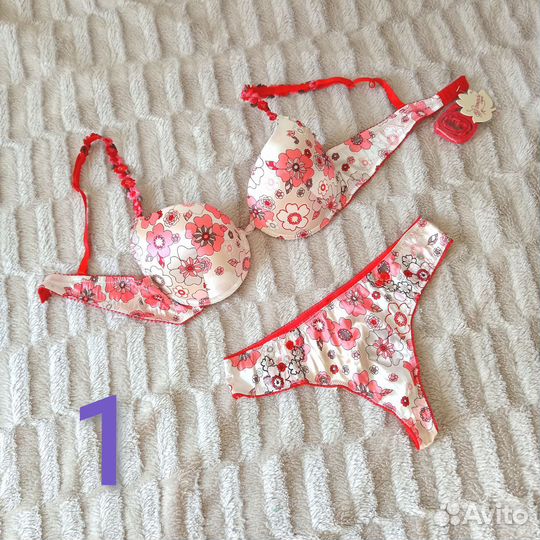 Комплект нижнего белья новый Италия