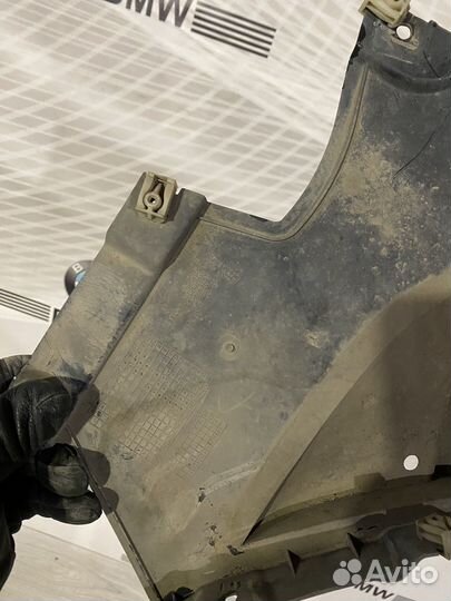 Пыльник переднего бампера правый BMW G20