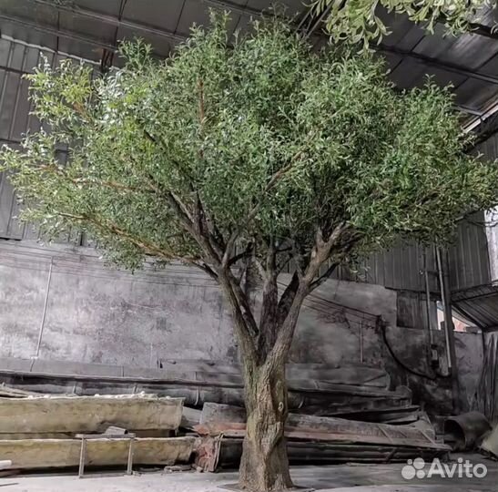 Искусственное дерево большое