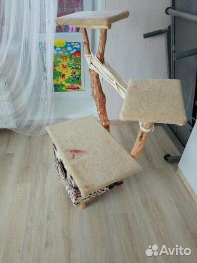 Домик для кошки с когтеточкой бу