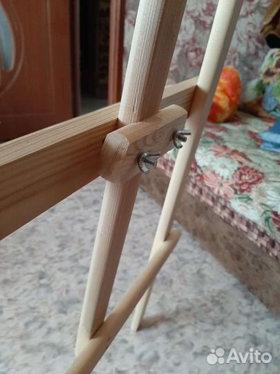 Мольберт тринога