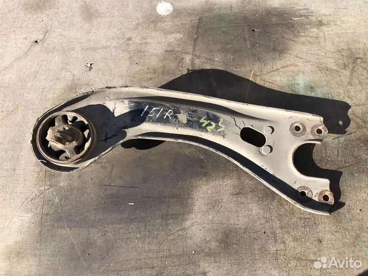 Рычаг продольный задний правый Kia Sportage 3