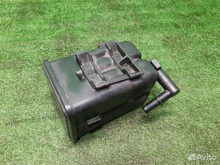 Адсорбер (фильтр угольный) Mitsubishi Grandis 2008