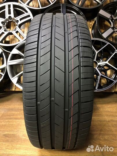 Kumho Ecsta HS52 215/55 R16 97W