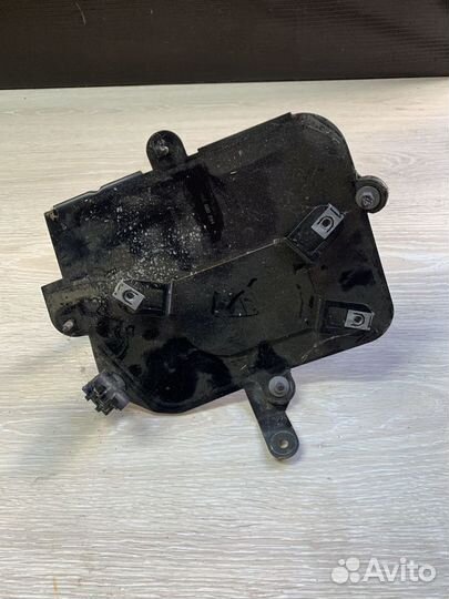 Кронштейн Крепление блока эбу Renault sandero