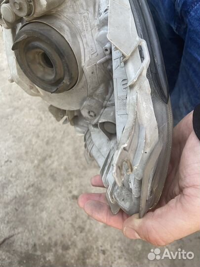 Фара правая Toyota Allion NZT 240