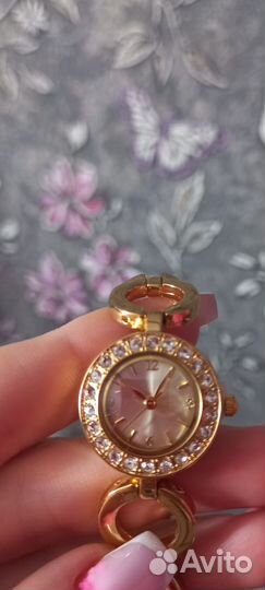 Часы женские новые