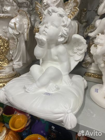 Ангел на подушке