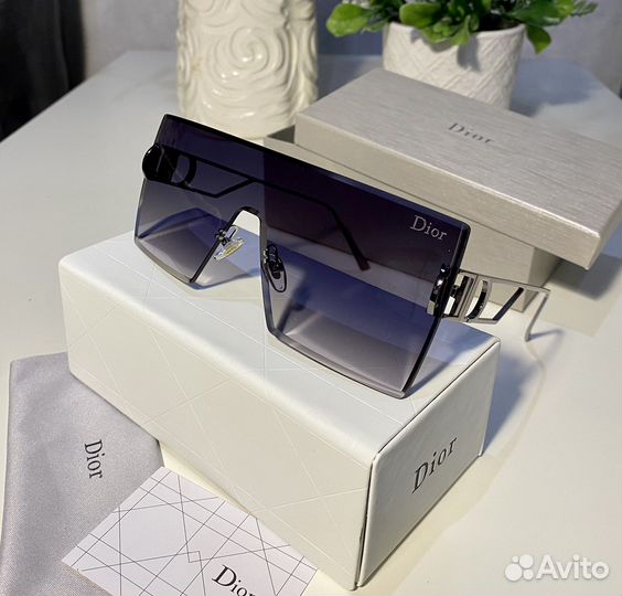 Солнцезащитные очки женские