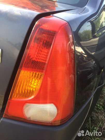 Фонари задние Рено Логан