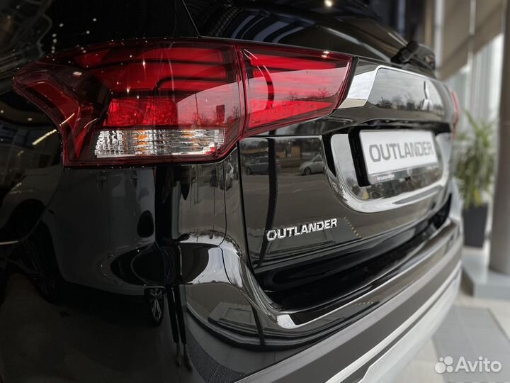Mitsubishi Outlander 2.0 CVT, 2022