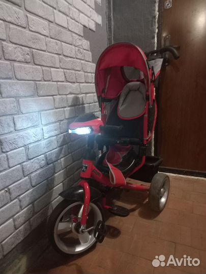 Детский велосипед с ручкой