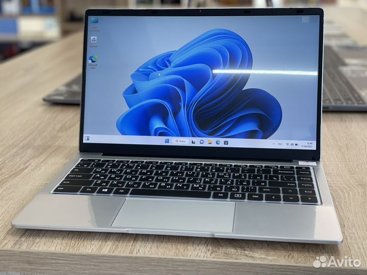 Ноутбук 4 ядерный 256/8 Free Hobby V10