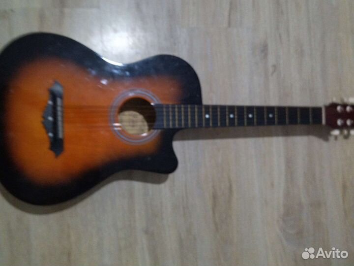 Акустическая гитара с чехлом