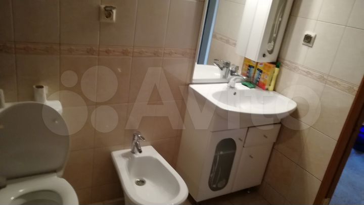 2-к. квартира, 64 м², 8/9 эт.