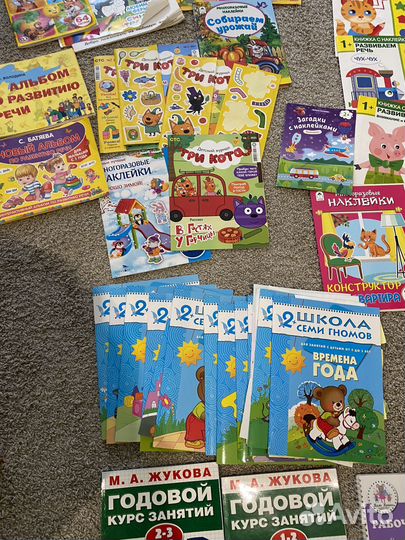 Развивающие книжки, пособия, тетради 1+